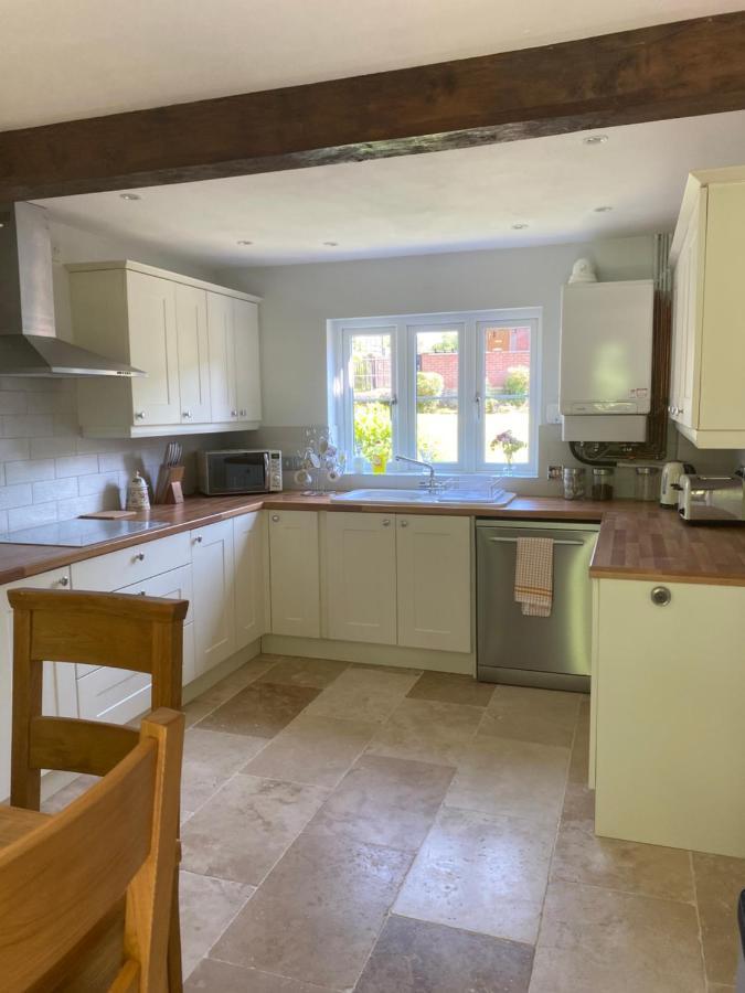 Honeysuckle Cottage Херфорд Екстериор снимка